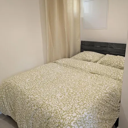Proche Du Parc Terra Botanica A Apartment *